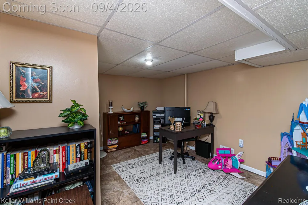 4830 Holmes Drive Warren City, MI 48092