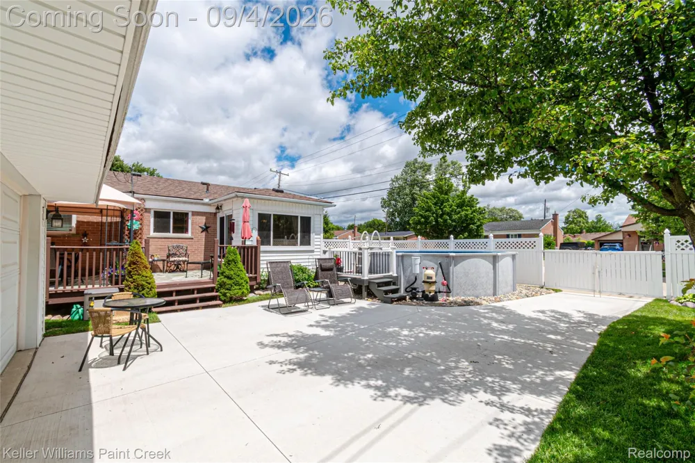 4830 Holmes Drive Warren City, MI 48092