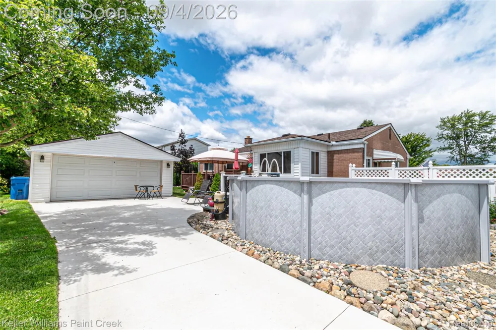 4830 Holmes Drive Warren City, MI 48092