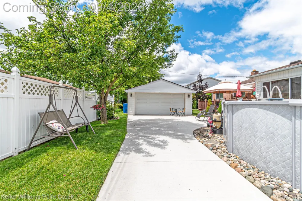 4830 Holmes Drive Warren City, MI 48092