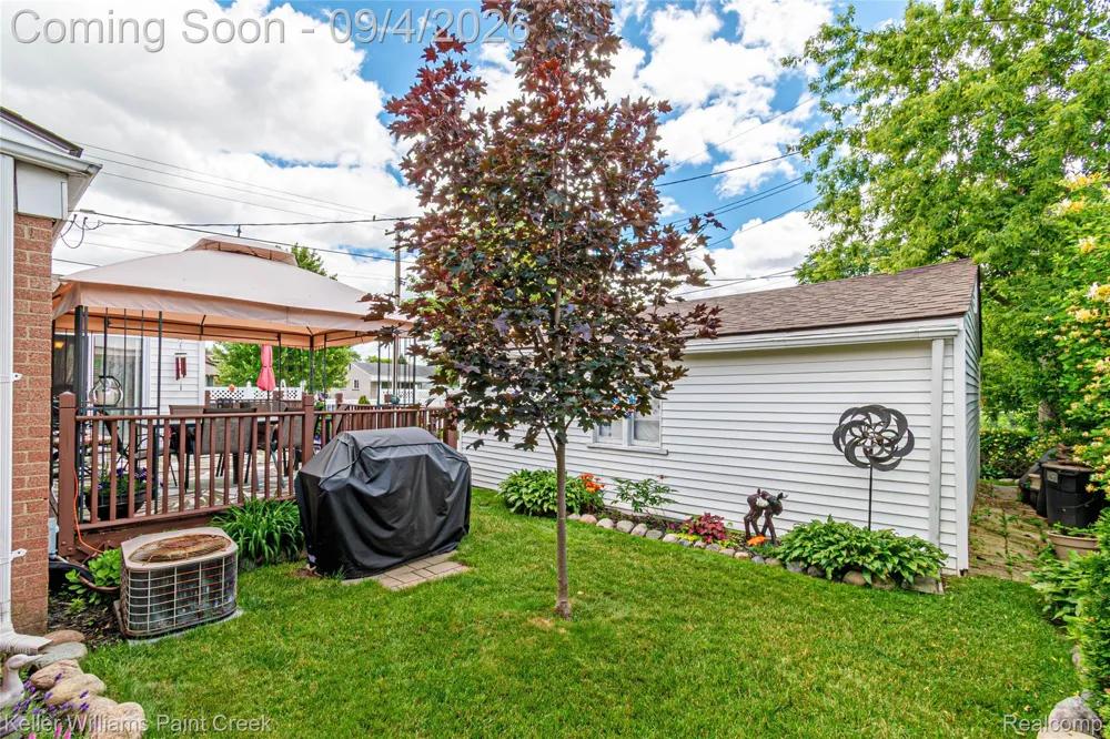 4830 Holmes Drive Warren City, MI 48092