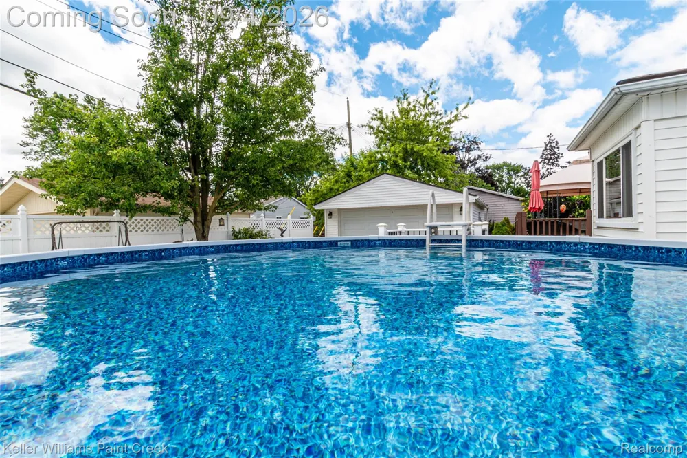 4830 Holmes Drive Warren City, MI 48092