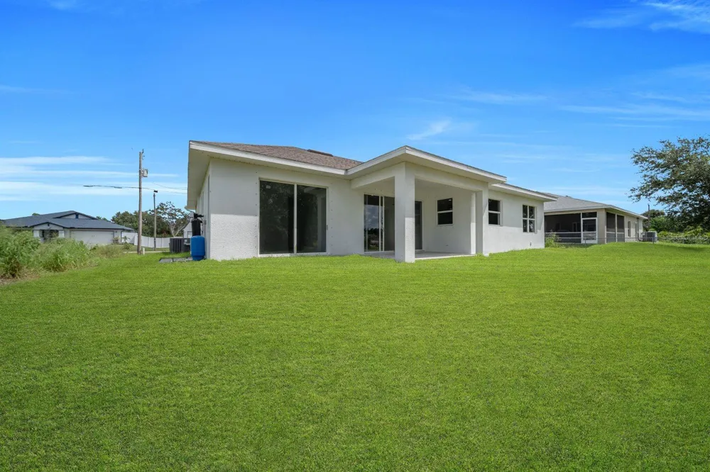 856 WILLIAM DENVER STREET Lehigh Acres, FL 33974