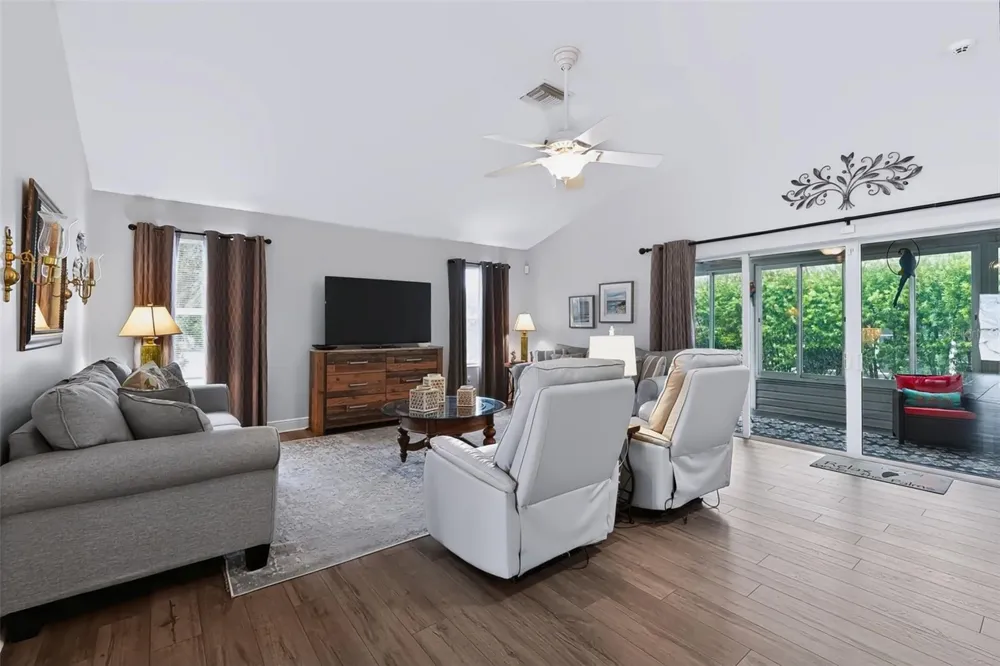 633 COKESBURY DRIVE The Villages, FL 32162