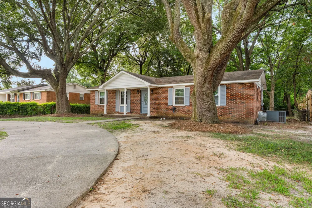 114 Karen DR Warner Robins, GA 31088