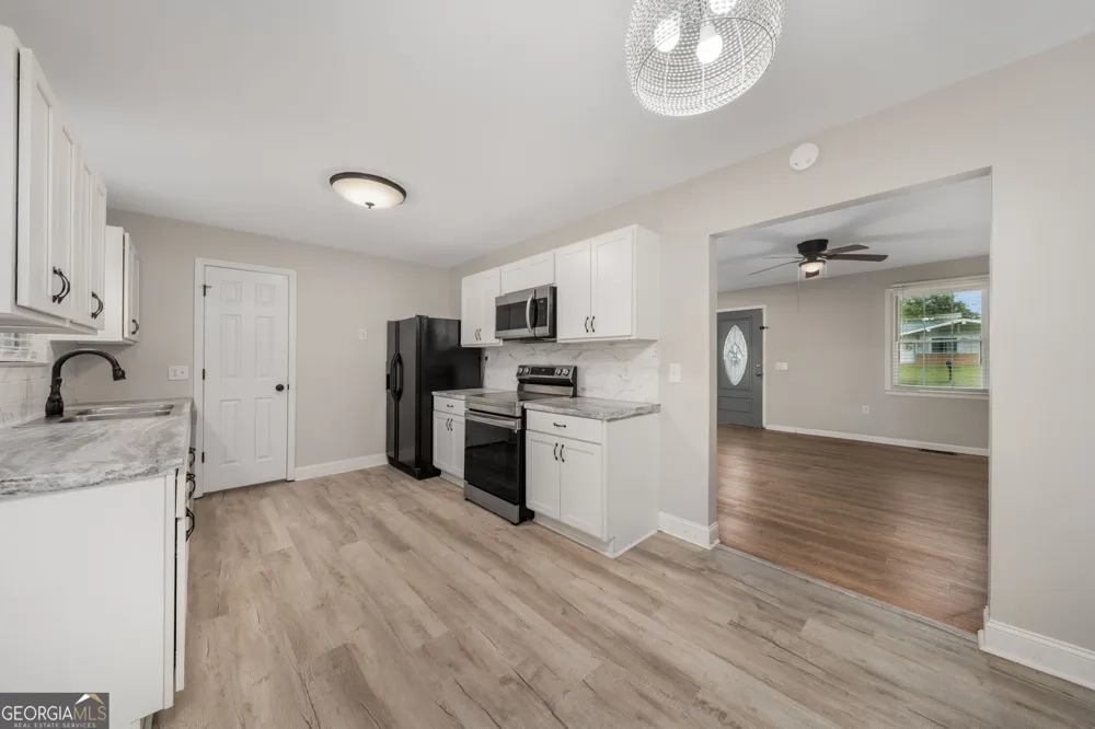 114 Karen DR Warner Robins, GA 31088