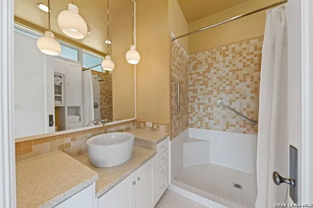 834 NORTHWOOD HILLS DR Fredericksburg, TX 78624