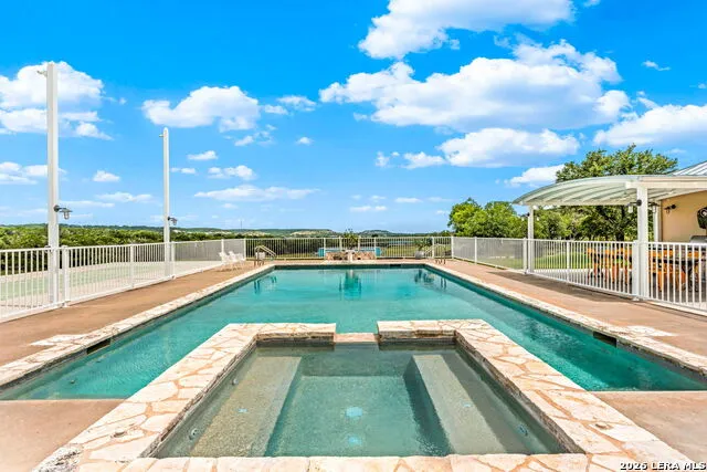 834 NORTHWOOD HILLS DR Fredericksburg, TX 78624