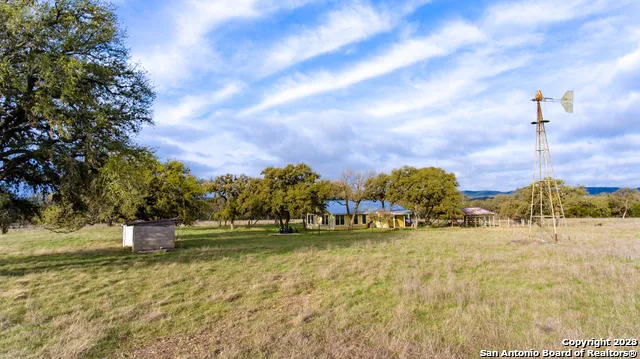 373 PINE TREE Medina, TX 78055