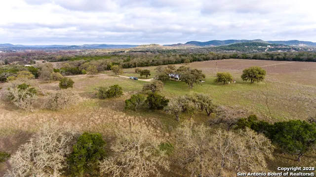 373 PINE TREE Medina, TX 78055