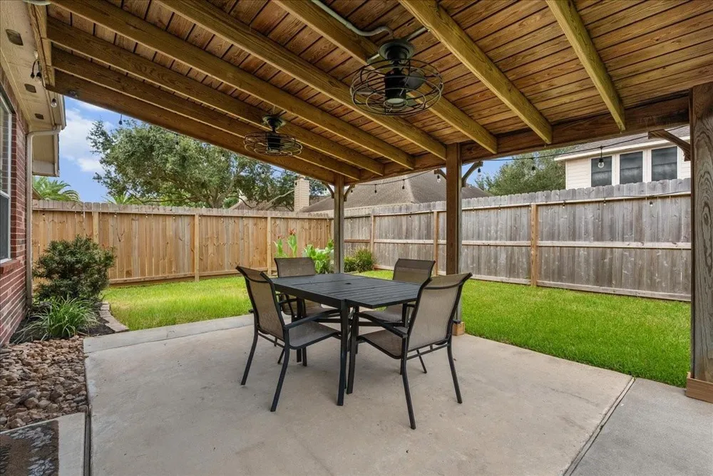 407 Crimson Coast Drive League City, TX 77573