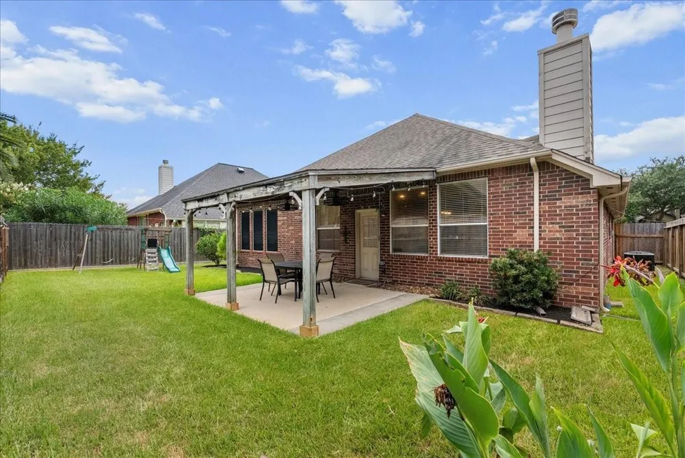 407 Crimson Coast Drive League City, TX 77573