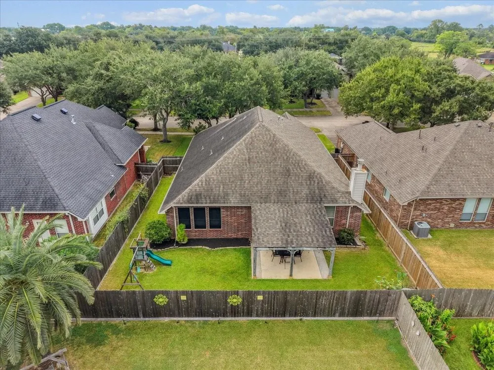 407 Crimson Coast Drive League City, TX 77573