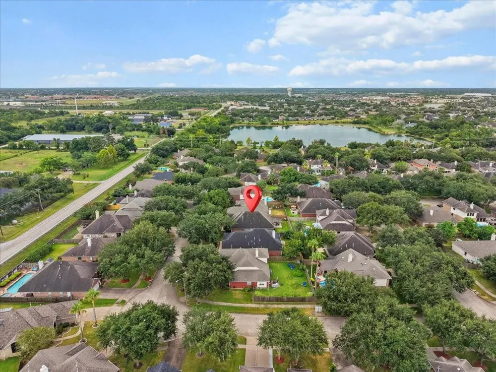 407 Crimson Coast Drive League City, TX 77573