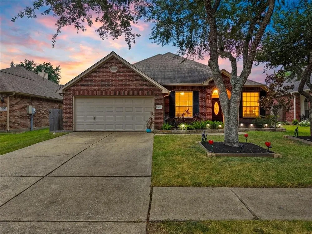 407 Crimson Coast Drive League City, TX 77573