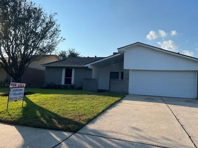 467 Buoy Road Webster, TX 77598