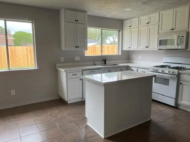 467 Buoy Road Webster, TX 77598