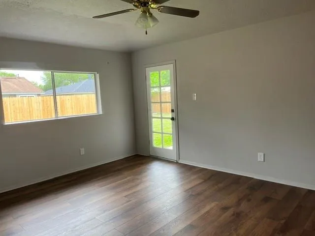 467 Buoy Road Webster, TX 77598
