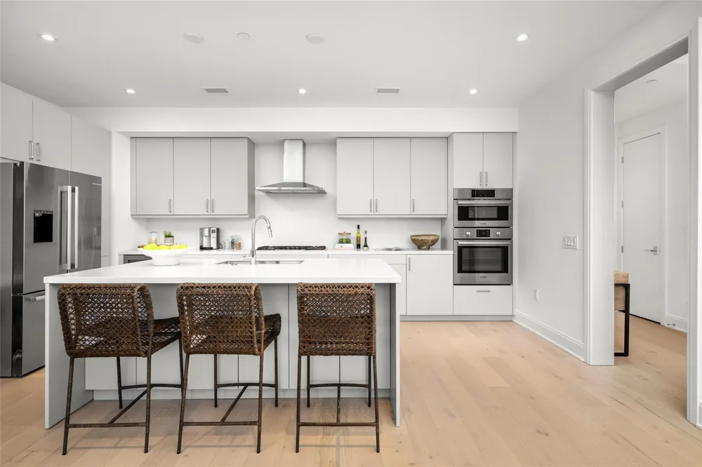2323 W Main Street #304 Houston, TX 77098