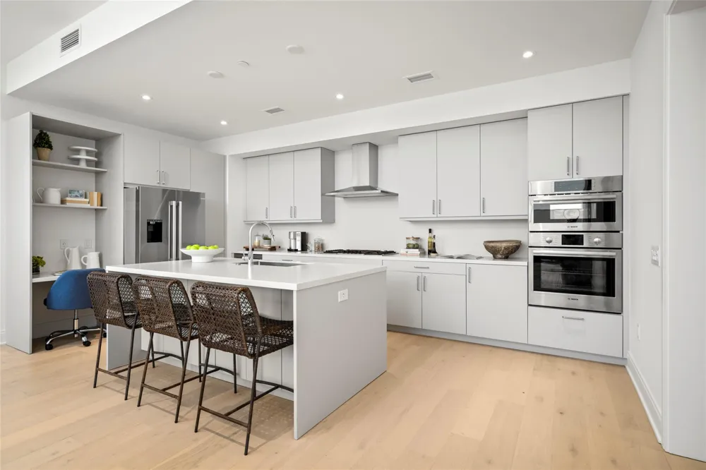 2323 W Main Street #304 Houston, TX 77098