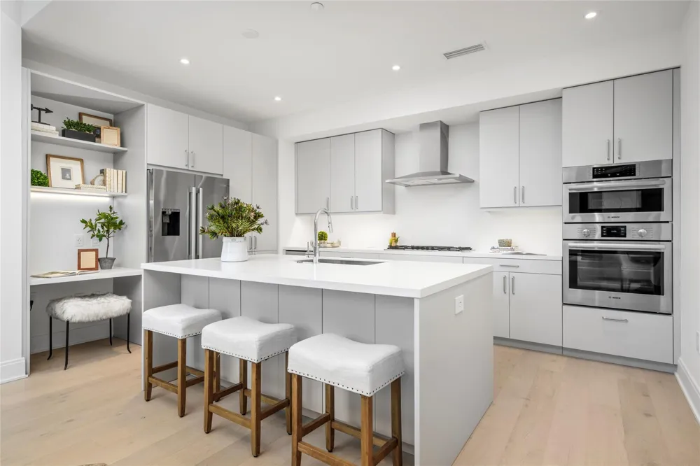 2323 W Main Street #305 Houston, TX 77098