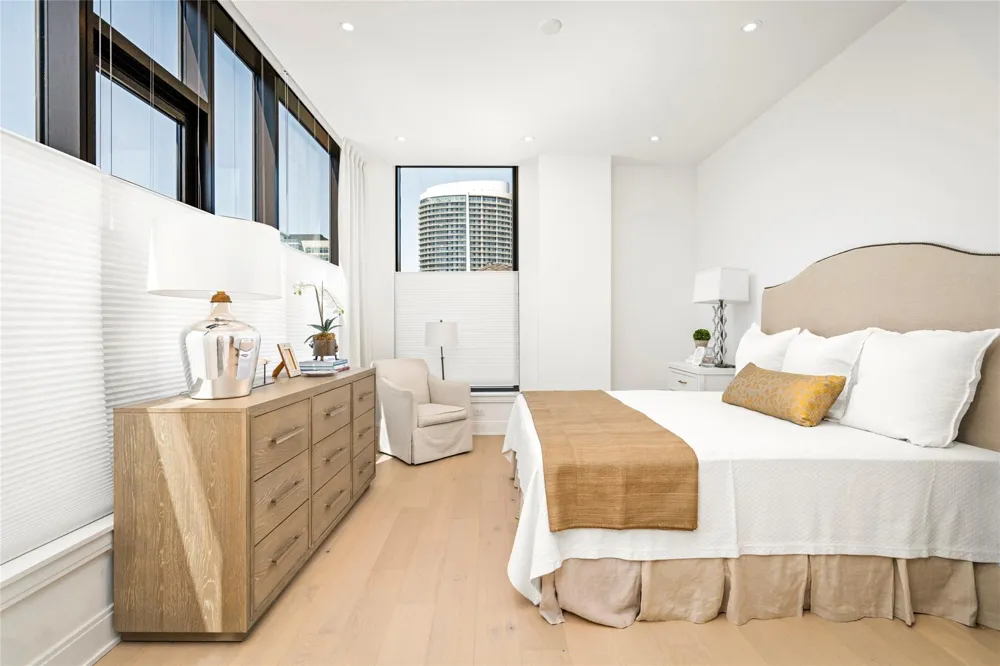 2323 W Main Street #305 Houston, TX 77098