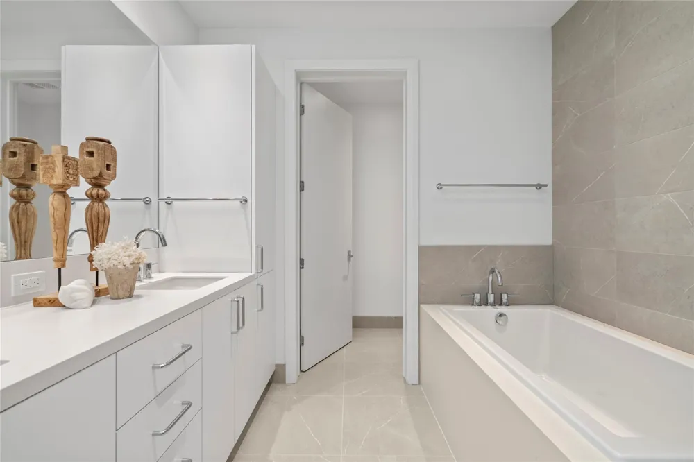 2323 W Main Street #305 Houston, TX 77098