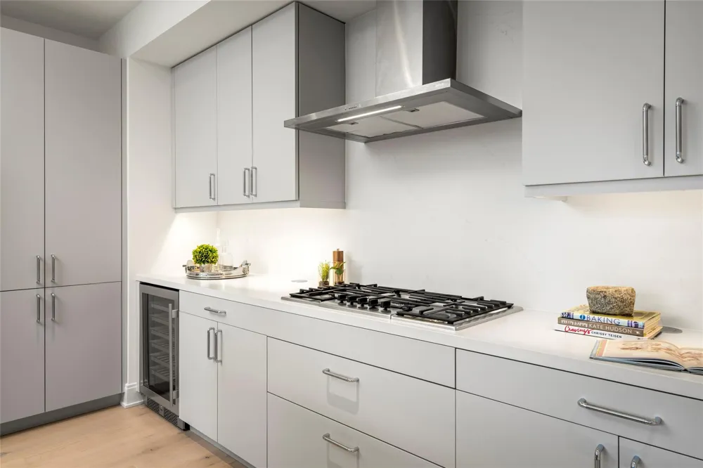 2323 W Main Street #305 Houston, TX 77098