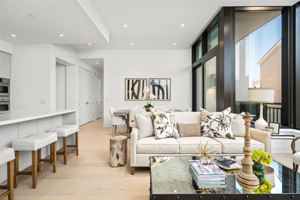 2323 W Main Street #305 Houston, TX 77098