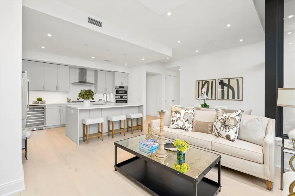 2323 W Main Street #305 Houston, TX 77098