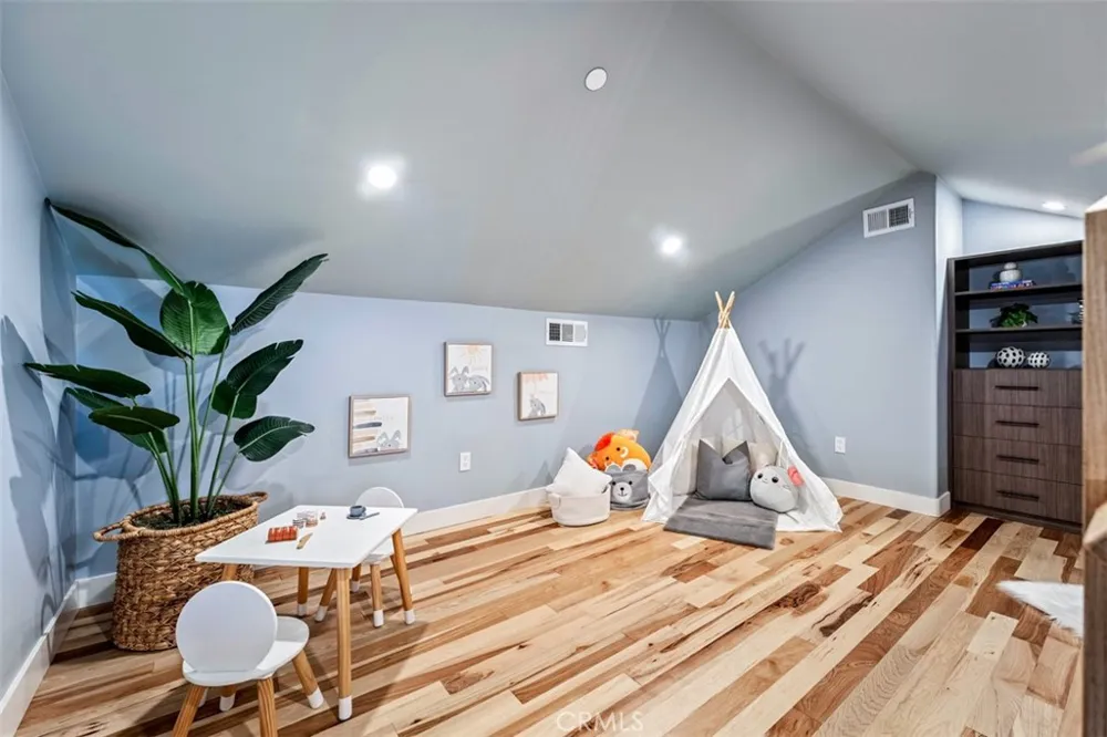 7375 Wisteria Whittier, CA 90602