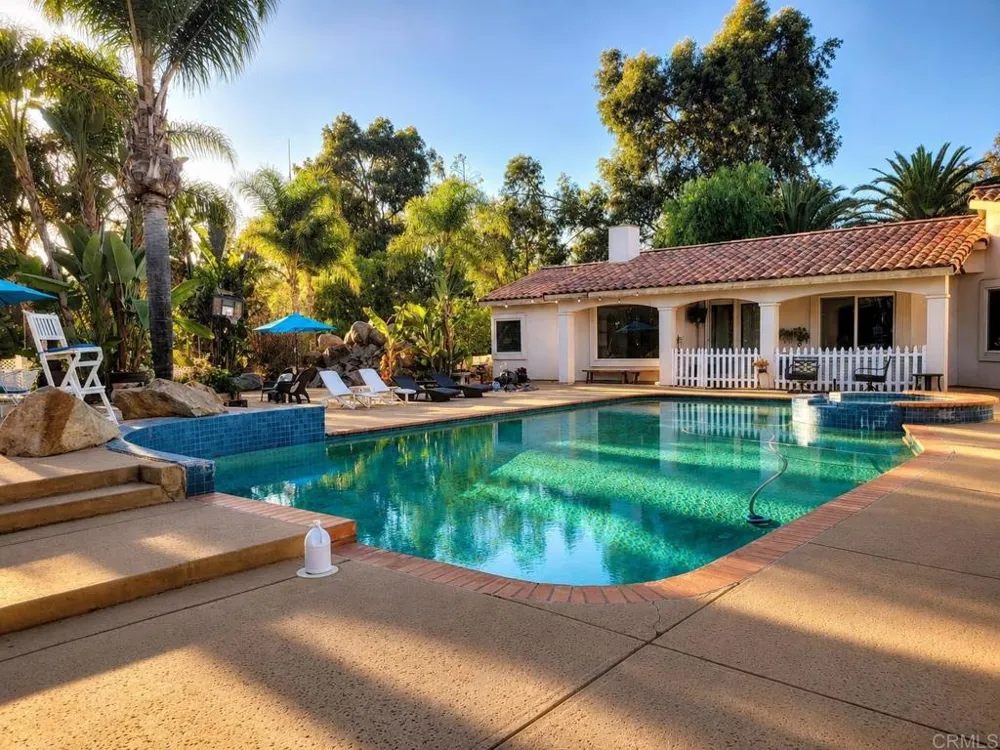 886 Singing Trails Drive El Cajon, CA 92019