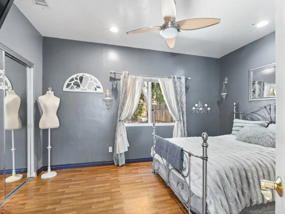 886 Singing Trails Drive El Cajon, CA 92019