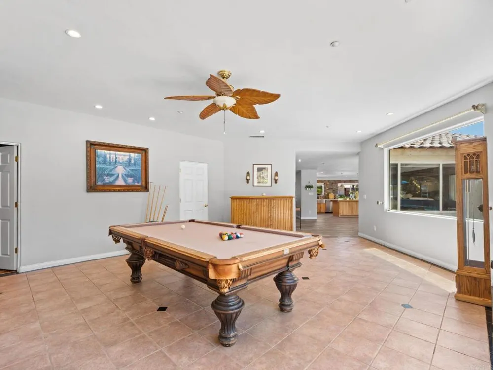 886 Singing Trails Drive El Cajon, CA 92019
