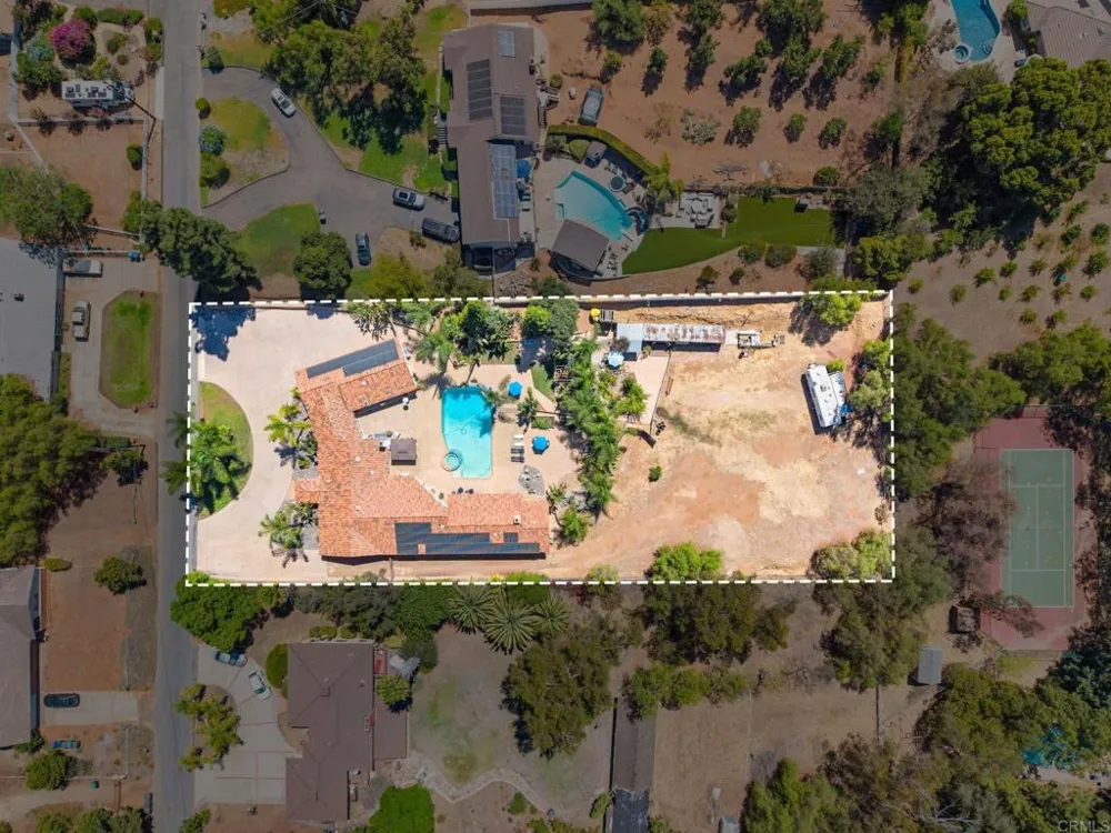 886 Singing Trails Drive El Cajon, CA 92019
