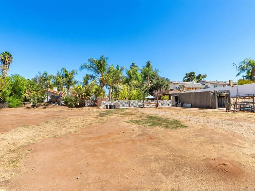 886 Singing Trails Drive El Cajon, CA 92019