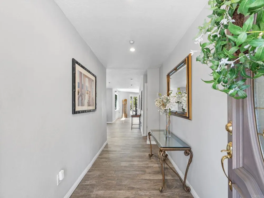 886 Singing Trails Drive El Cajon, CA 92019