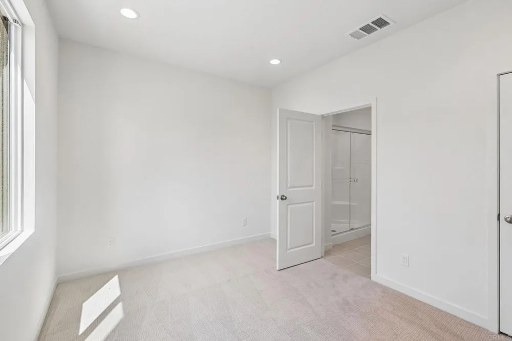 323 Jimson Glen Escondido, CA 92025