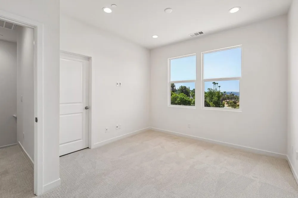 323 Jimson Glen Escondido, CA 92025