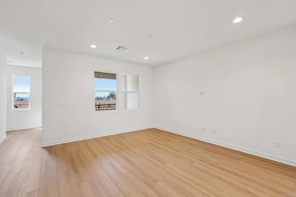 323 Jimson Glen Escondido, CA 92025
