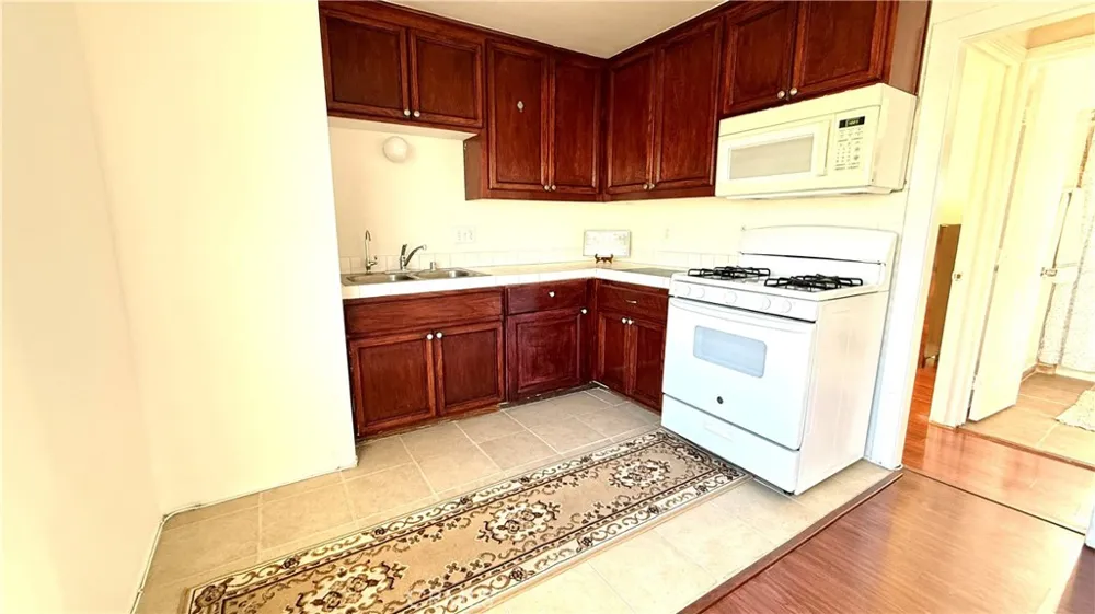 411 Myrtle #A Glendale, CA 91203