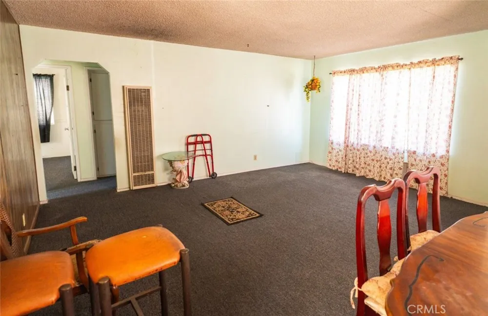 814 W Maple Street Compton, CA 90220