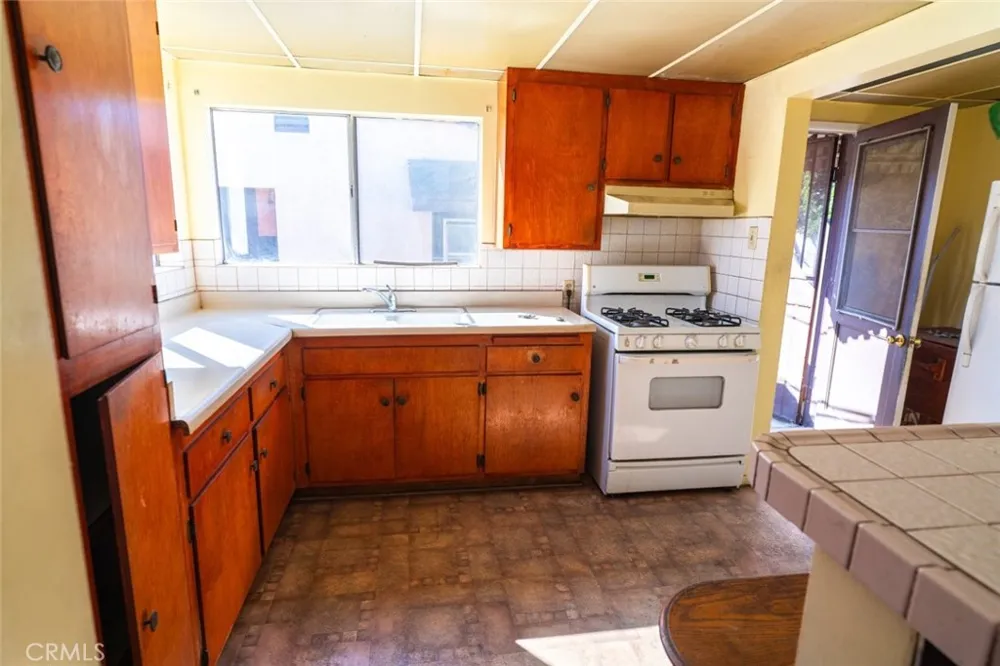 814 W Maple Street Compton, CA 90220