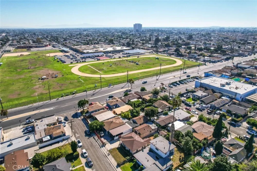 814 W Maple Street Compton, CA 90220