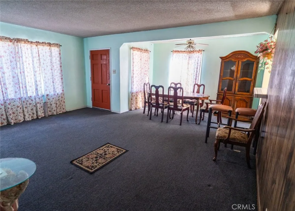 814 W Maple Street Compton, CA 90220