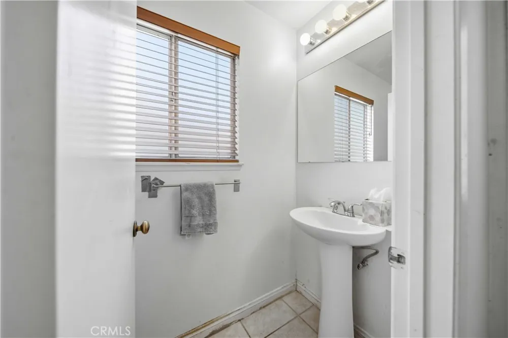 2817 Dartmouth Lancaster, CA 93536