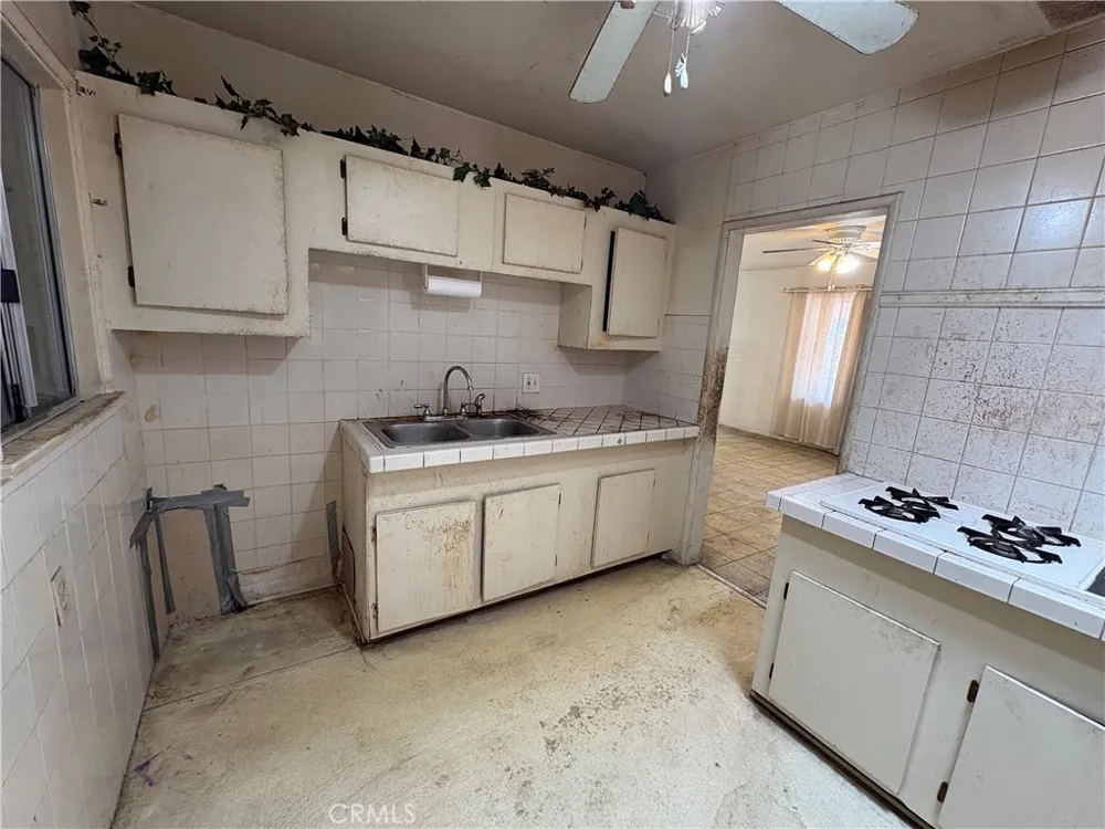 14023 Studebaker Rd Norwalk, CA 90650