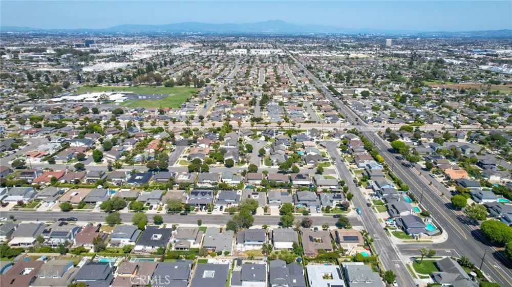 16401 mercier ln Huntington Beach, CA 92647
