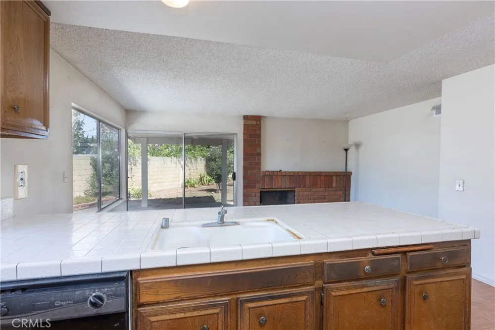 8005 Woodglen La Palma, CA 90623