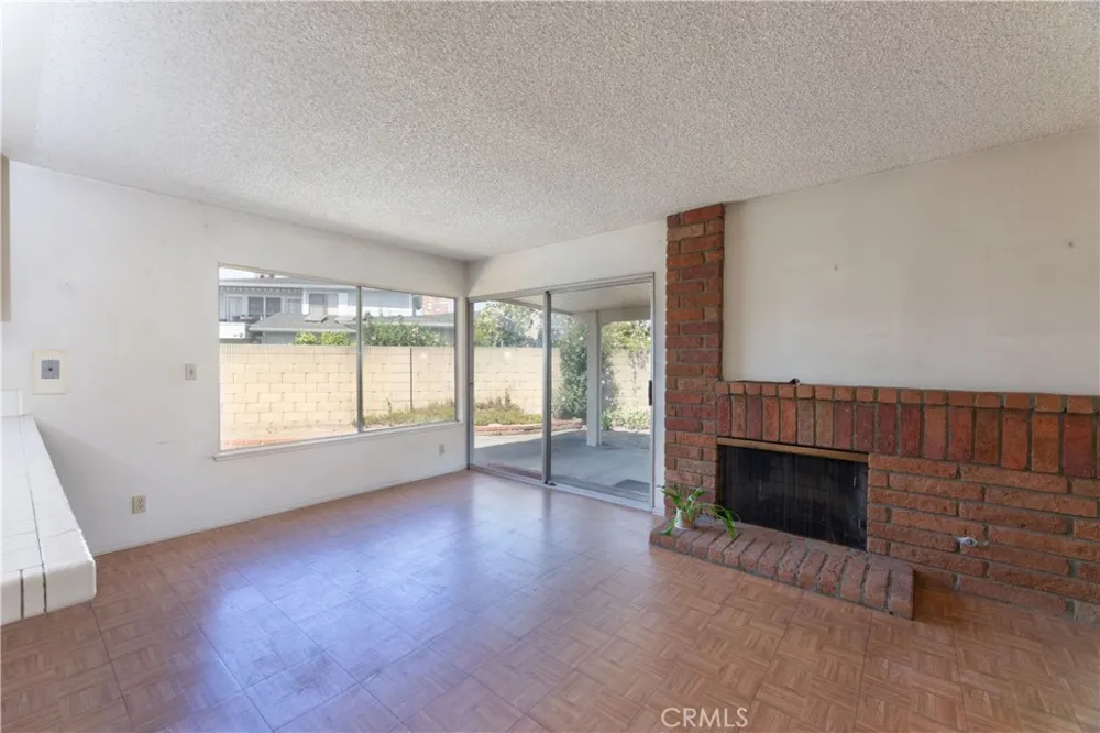 8005 Woodglen La Palma, CA 90623